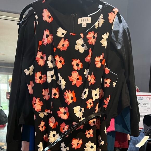 Elle Flower Dress black with red/pink and white/beige flowers Sz XL Fitted belt - Picture 6 of 11